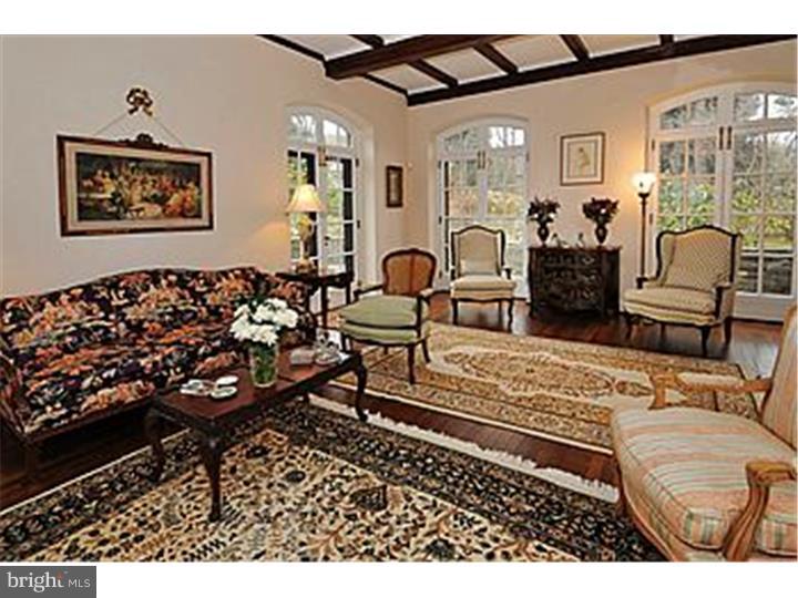 1360 Susquehanna Road Rydal, PA 19046 - Photo 4 of 25 Living Room