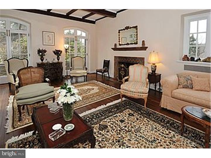1360 Susquehanna Road Rydal, PA 19046 - Photo 6 of 25 Living Room