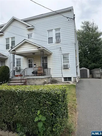 $2,850 | 106 Carlton Avenue, East Rutherford, NJ 07073