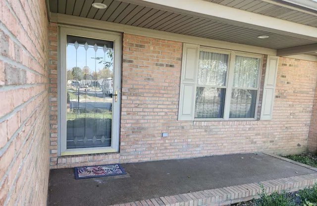 $299,000 | 639 Sterchi Drive, Evansville, IN 47711