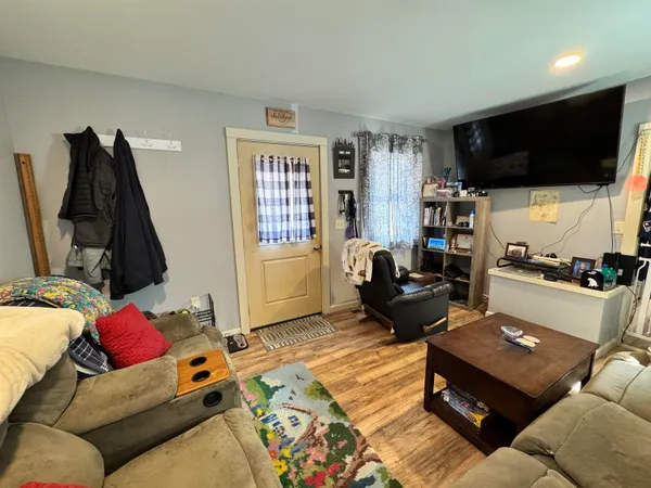 $285,000 | 2719 Nh Route, Orford, NH 03777