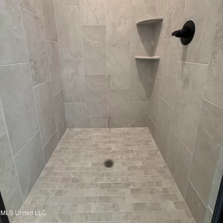 $346,900 | 502 Bolivar Drive, Nesbit, MS 38651