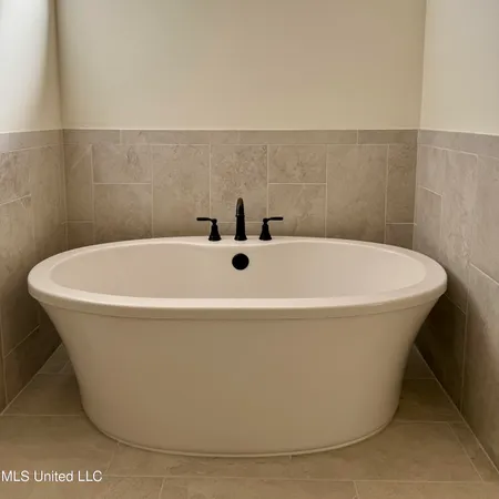 $346,900 | 502 Bolivar Drive, Nesbit, MS 38651