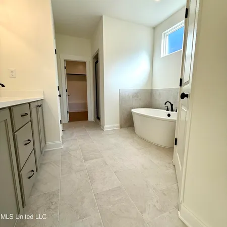 $346,900 | 502 Bolivar Drive, Nesbit, MS 38651