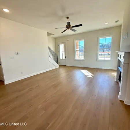 $346,900 | 502 Bolivar Drive, Nesbit, MS 38651