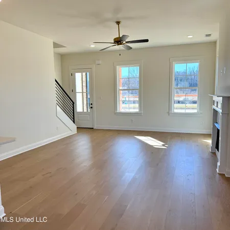 $346,900 | 502 Bolivar Drive, Nesbit, MS 38651