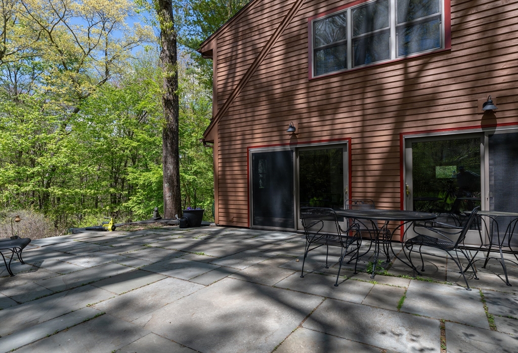 11 Gulf Road Amherst, MA 01002 - Photo 15 of 29 Gallery Image 15