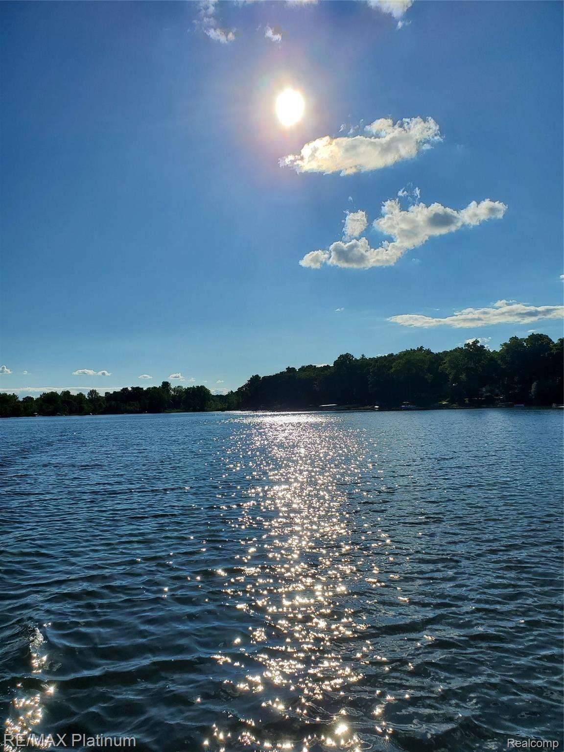 1546 Maxfield Lake Road Hartland, MI 48353 - Photo 27 of 27 Sunset.jpg