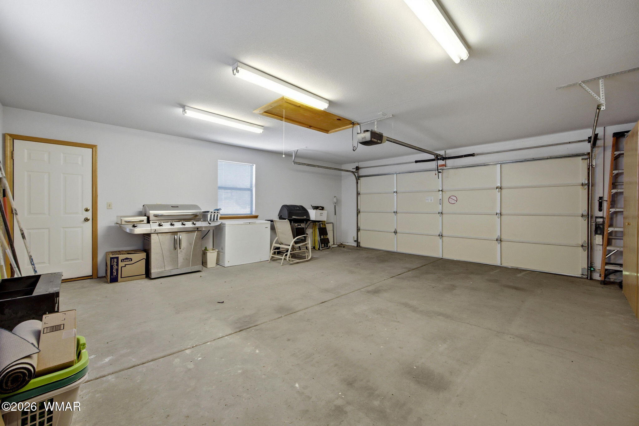 2806 Sky Hawk Drive Overgaard, AZ 85933 - Photo 30 of 43 a view of a garage room