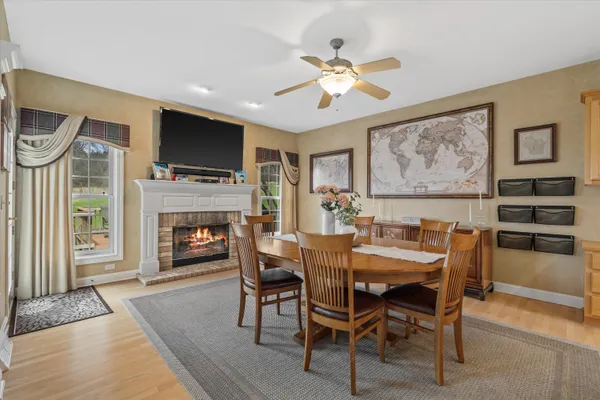 $1,100,000 | W282-n4331 Somerset Lane, Delafield, WI 53072