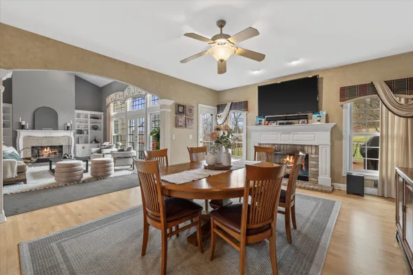 $1,100,000 | W282-n4331 Somerset Lane, Delafield, WI 53072