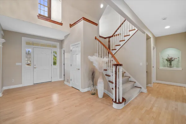 $1,100,000 | W282-n4331 Somerset Lane, Delafield, WI 53072