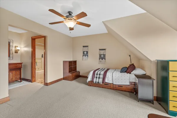 $1,100,000 | W282-n4331 Somerset Lane, Delafield, WI 53072