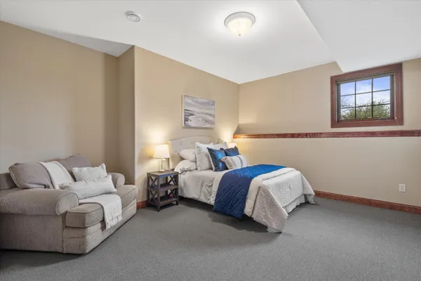 $1,100,000 | W282-n4331 Somerset Lane, Delafield, WI 53072