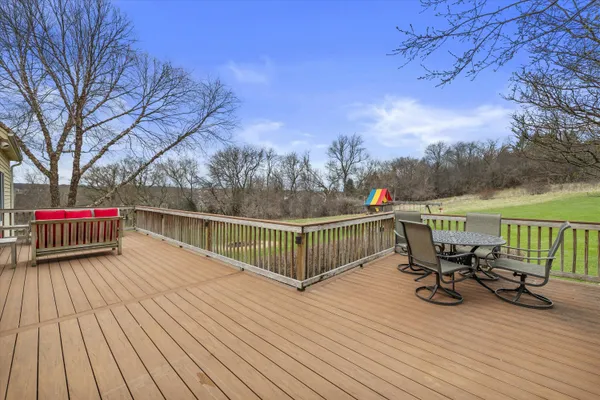 $1,100,000 | W282-n4331 Somerset Lane, Delafield, WI 53072