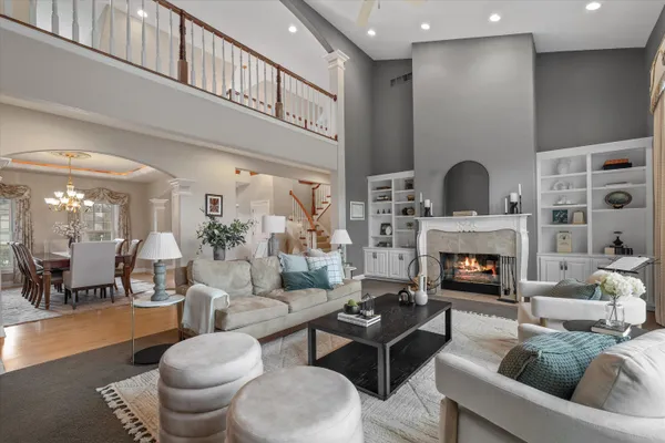 $1,100,000 | W282-n4331 Somerset Lane, Delafield, WI 53072