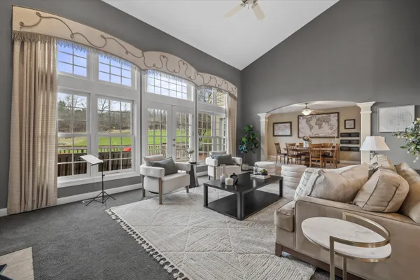 $1,100,000 | W282-n4331 Somerset Lane, Delafield, WI 53072