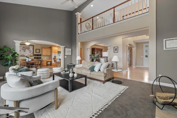 $1,100,000 | W282-n4331 Somerset Lane, Delafield, WI 53072