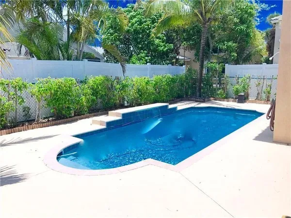 $3,250 | 9821 Red Heart Lane, Tamarac, FL 33321