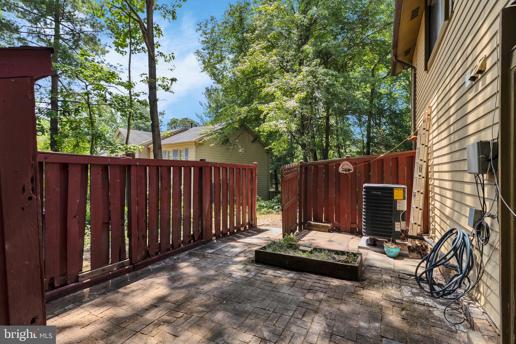 10669 Spring Oak Court Burke, VA 22015 - Photo 30 of 32