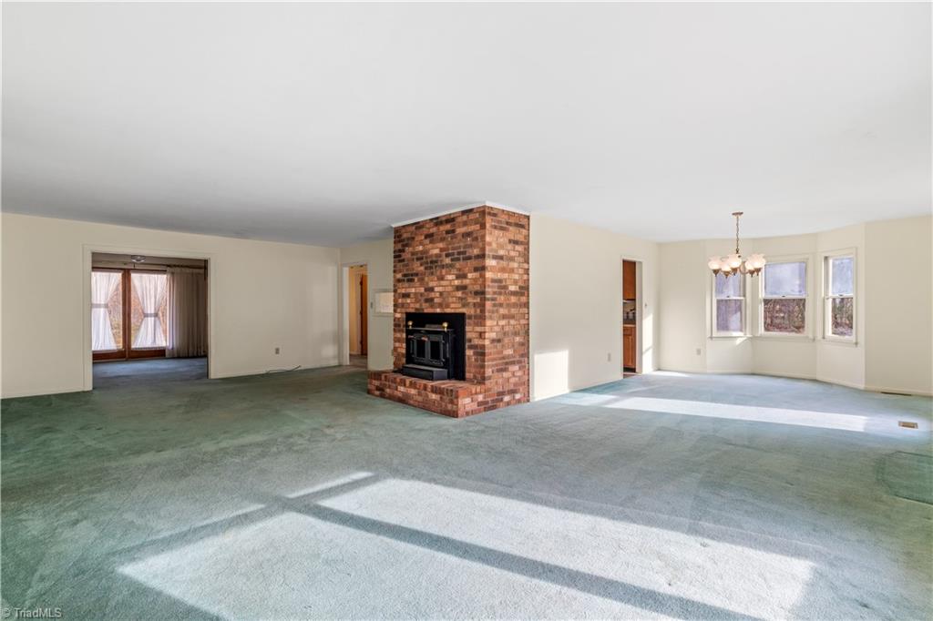 2126 Chestnut Drive High Point, NC 27262 - Photo 11 of 49