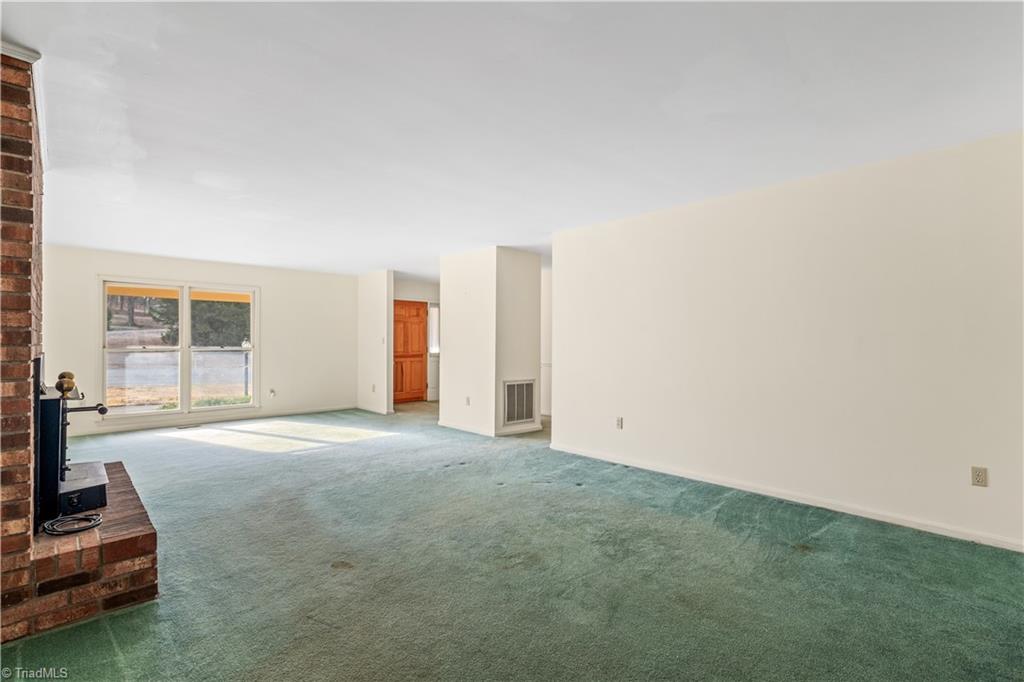 2126 Chestnut Drive High Point, NC 27262 - Photo 12 of 49