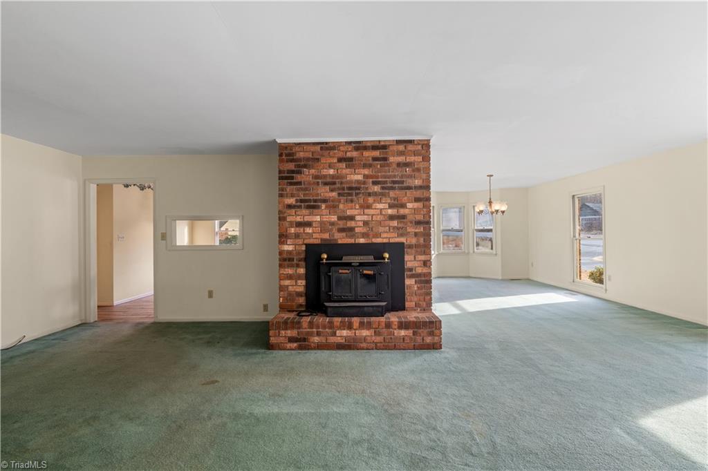 2126 Chestnut Drive High Point, NC 27262 - Photo 14 of 49