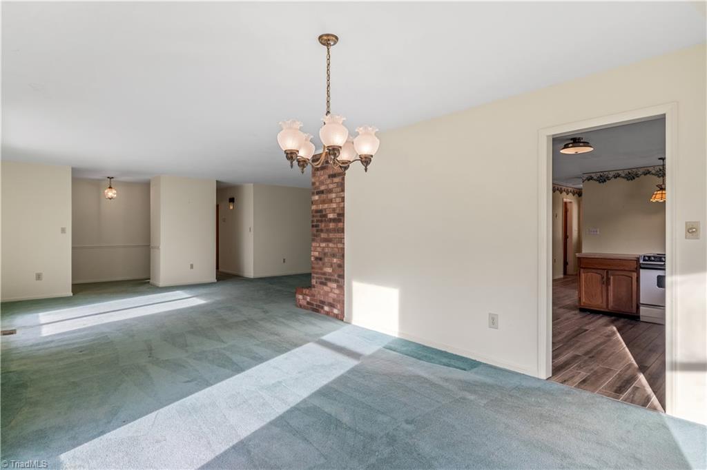 2126 Chestnut Drive High Point, NC 27262 - Photo 16 of 49