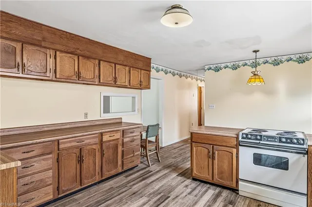 $394,900 | 2126 Chestnut Drive, High Point, NC 27262