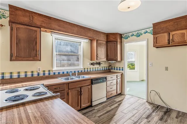 $394,900 | 2126 Chestnut Drive, High Point, NC 27262