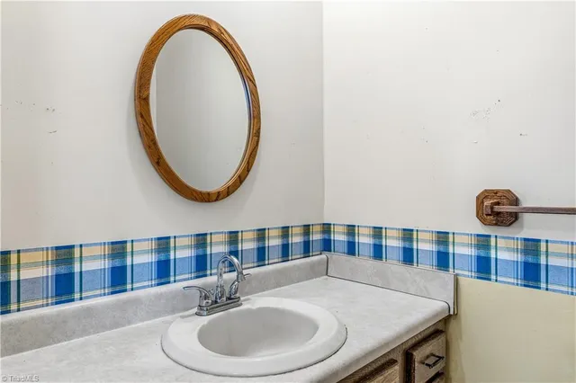 $394,900 | 2126 Chestnut Drive, High Point, NC 27262