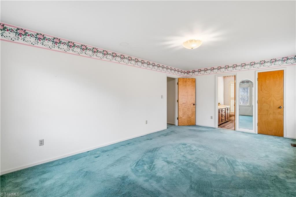 2126 Chestnut Drive High Point, NC 27262 - Photo 27 of 49