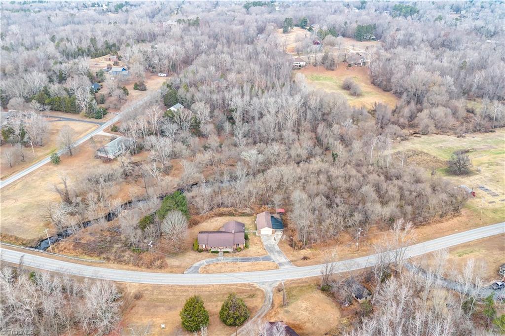 2126 Chestnut Drive High Point, NC 27262 - Photo 3 of 49