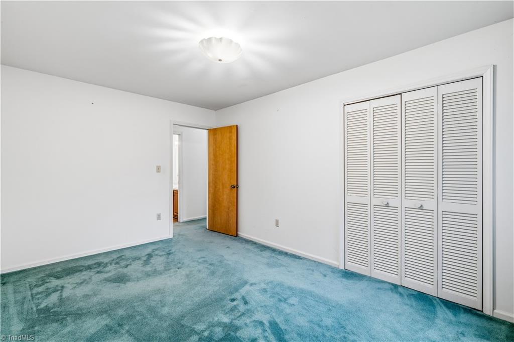 2126 Chestnut Drive High Point, NC 27262 - Photo 32 of 49