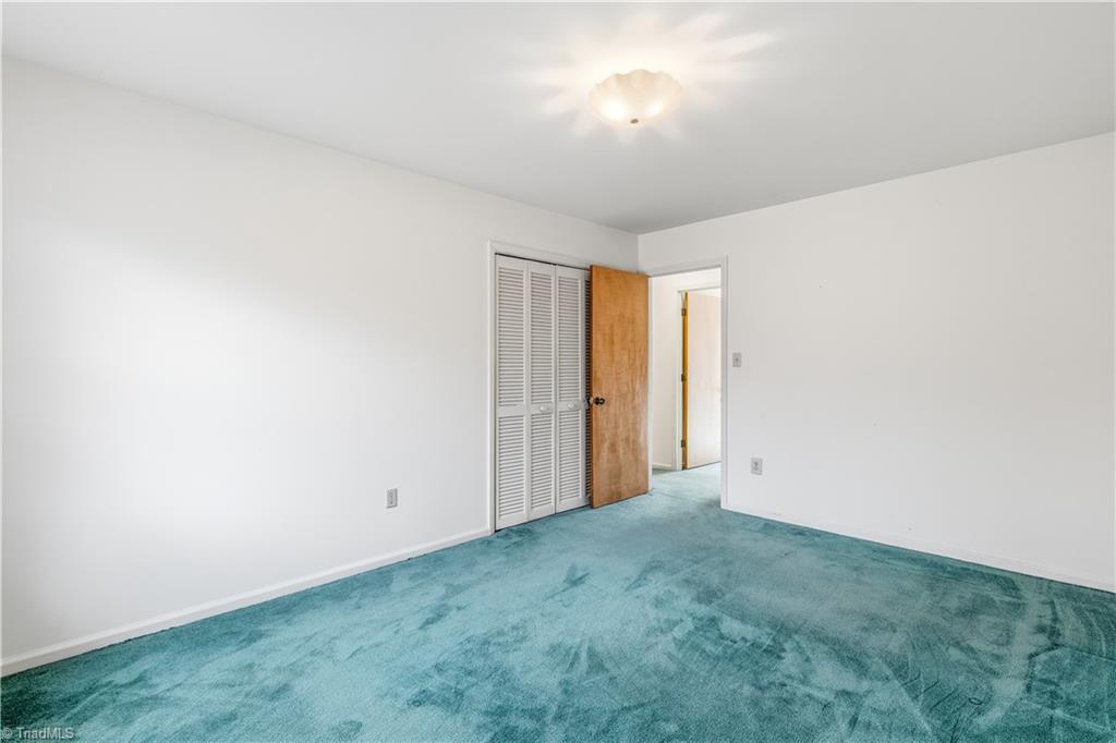 2126 Chestnut Drive High Point, NC 27262 - Photo 34 of 49