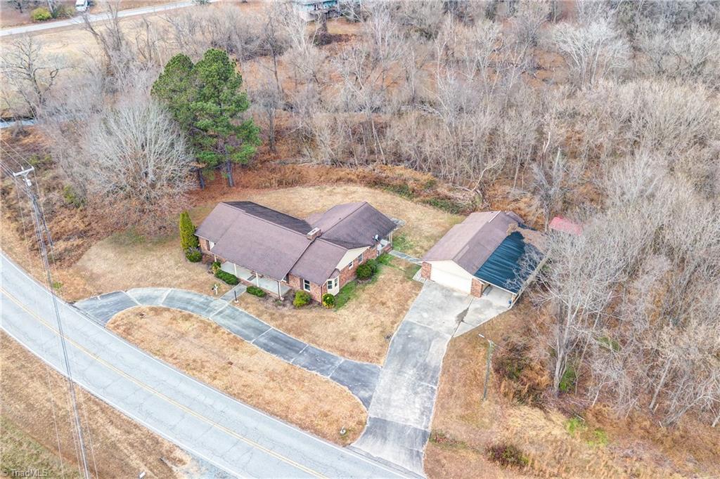 2126 Chestnut Drive High Point, NC 27262 - Photo 39 of 49