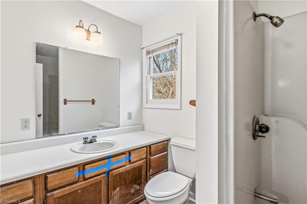 2126 Chestnut Drive High Point, NC 27262 - Photo 47 of 49 Detached Appartment bath