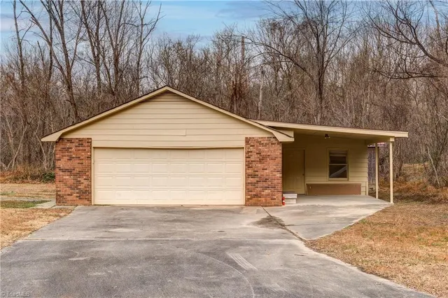 $394,900 | 2126 Chestnut Drive, High Point, NC 27262