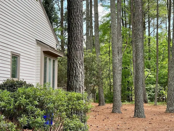 $1,950 | 23 Bloomsbury Court, Chapel Hill, NC 27517