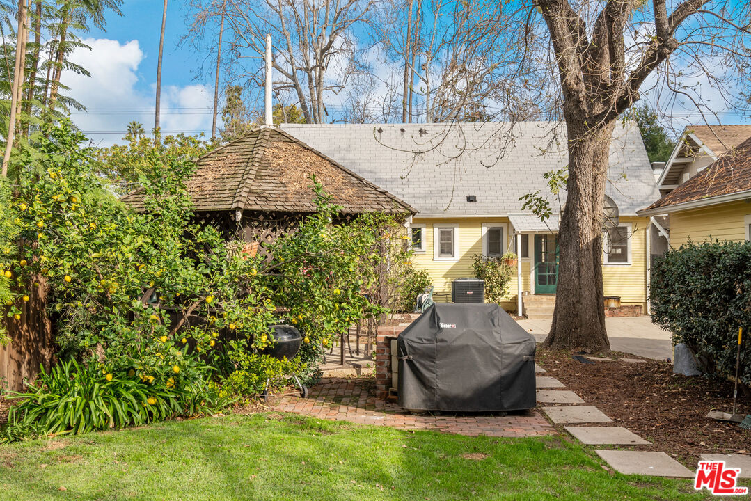 765 Mar Vista Avenue Pasadena, CA 91104 - Photo 32 of 42 a view of a couches in backyard of house