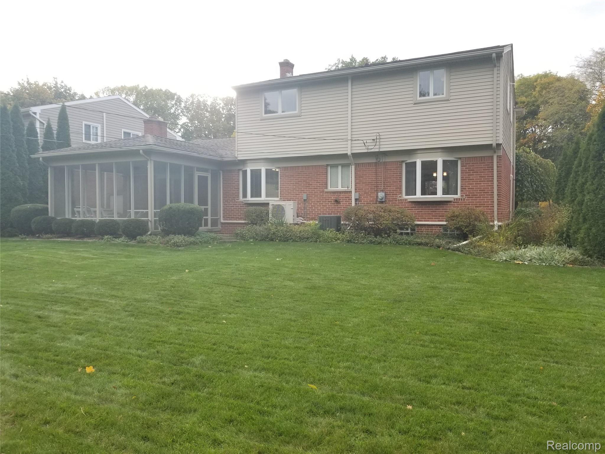 16146 Riverside Drive Livonia, MI 48154 - Photo 24 of 26 REAR VIEW