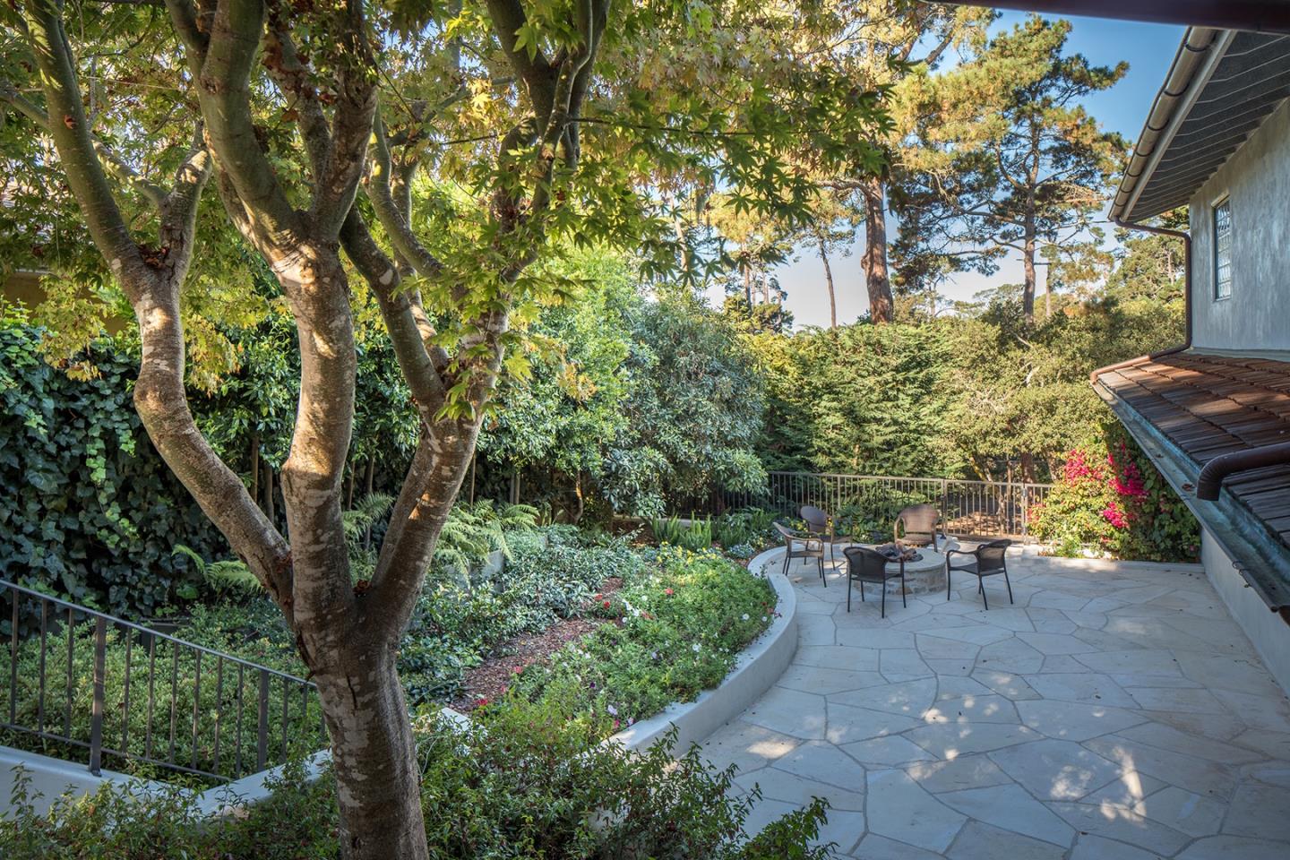 25690 Hatton Road Carmel, CA 93923 - Photo 13 of 41 Gallery Image 13
