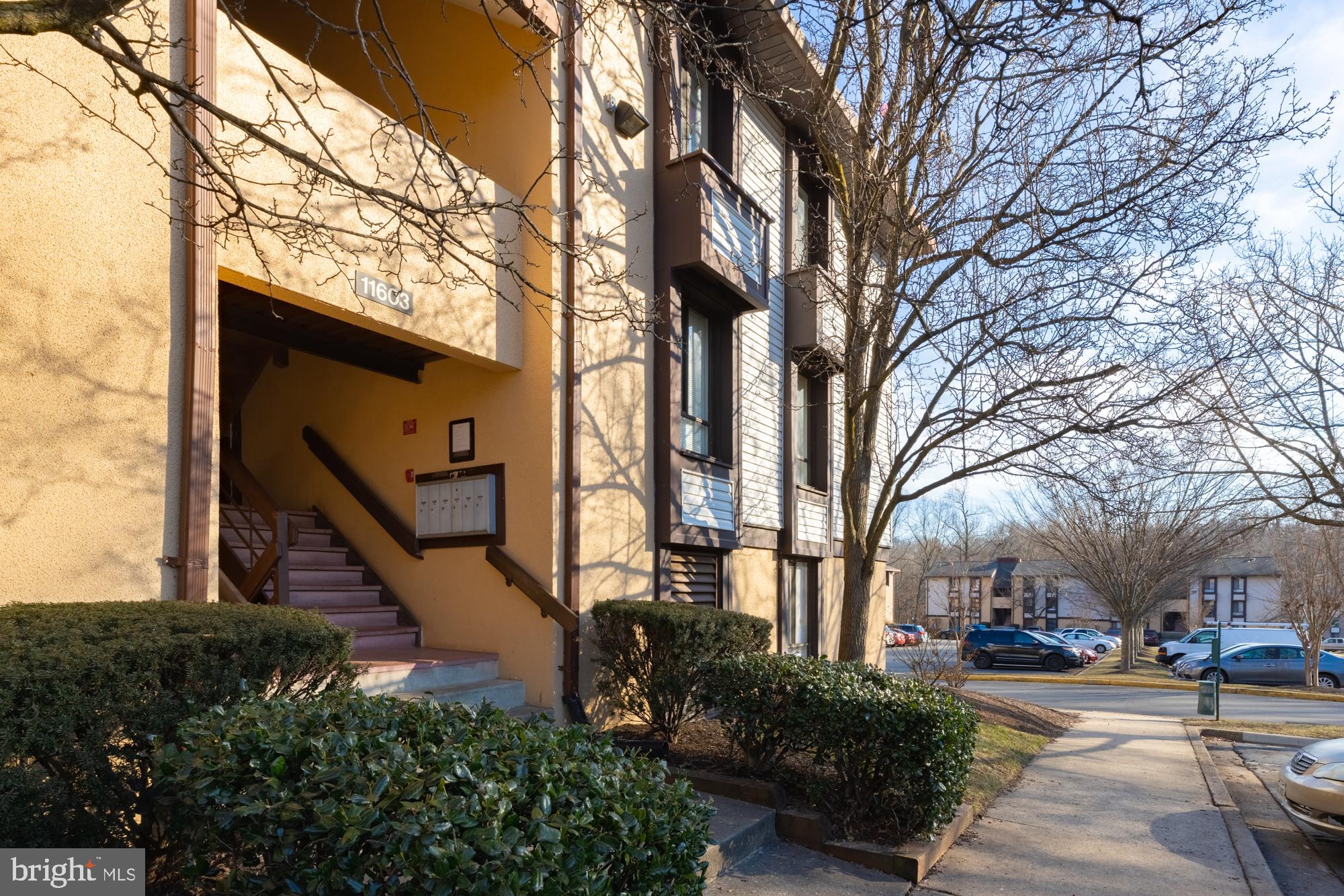 11603 Stoneview Square, Unit 21C Reston, VA 20191 - Photo 2 of 30 Welcome home to this lovely Shadowood