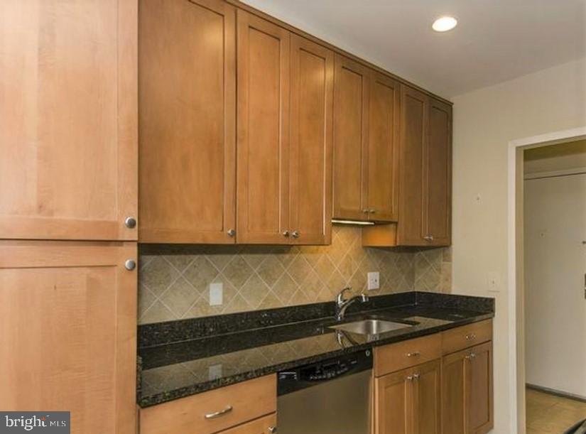 11603 Stoneview Square, Unit 21C Reston, VA 20191 - Photo 27 of 30