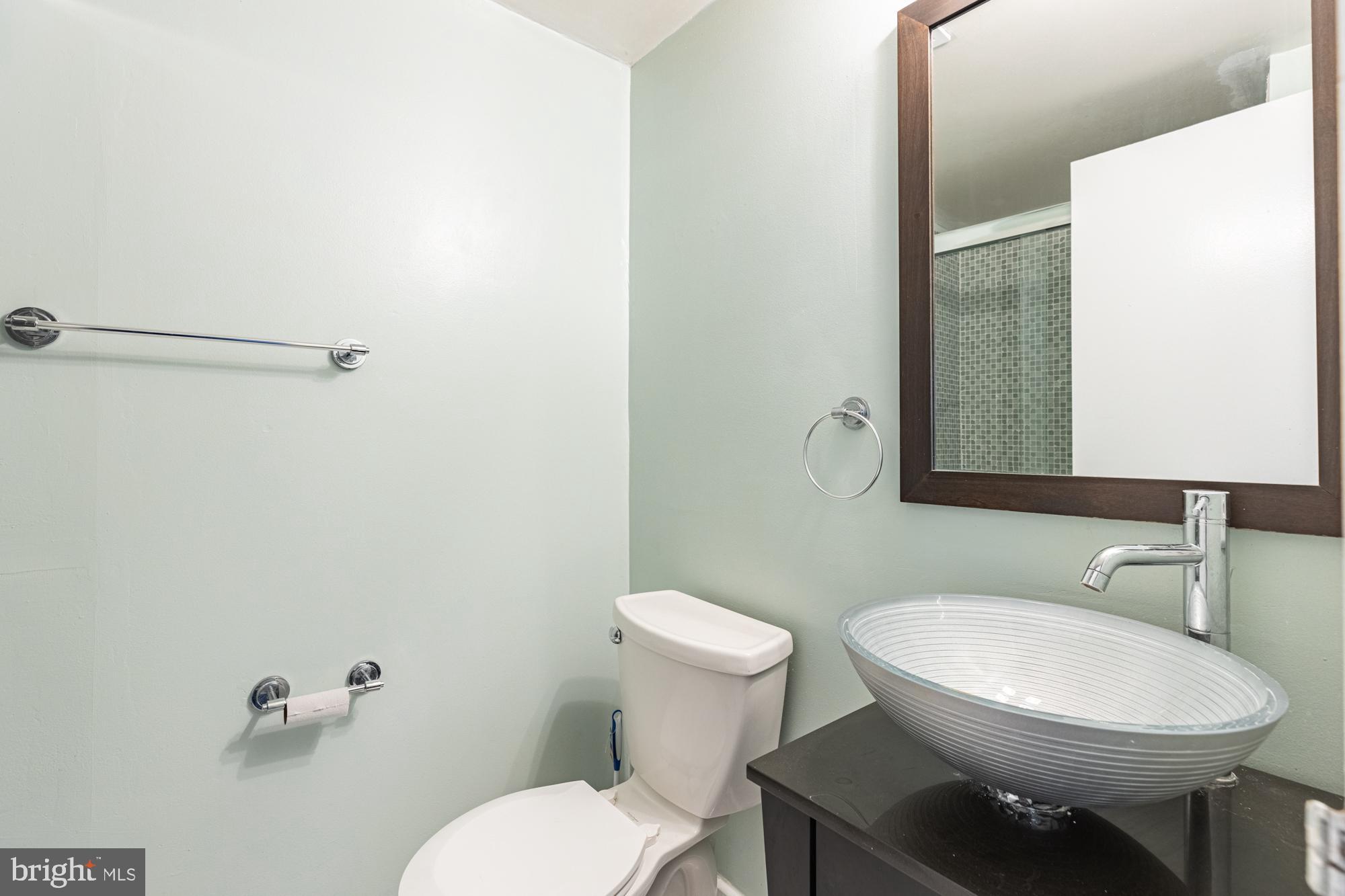 11603 Stoneview Square, Unit 21C Reston, VA 20191 - Photo 10 of 30 Updated baths!