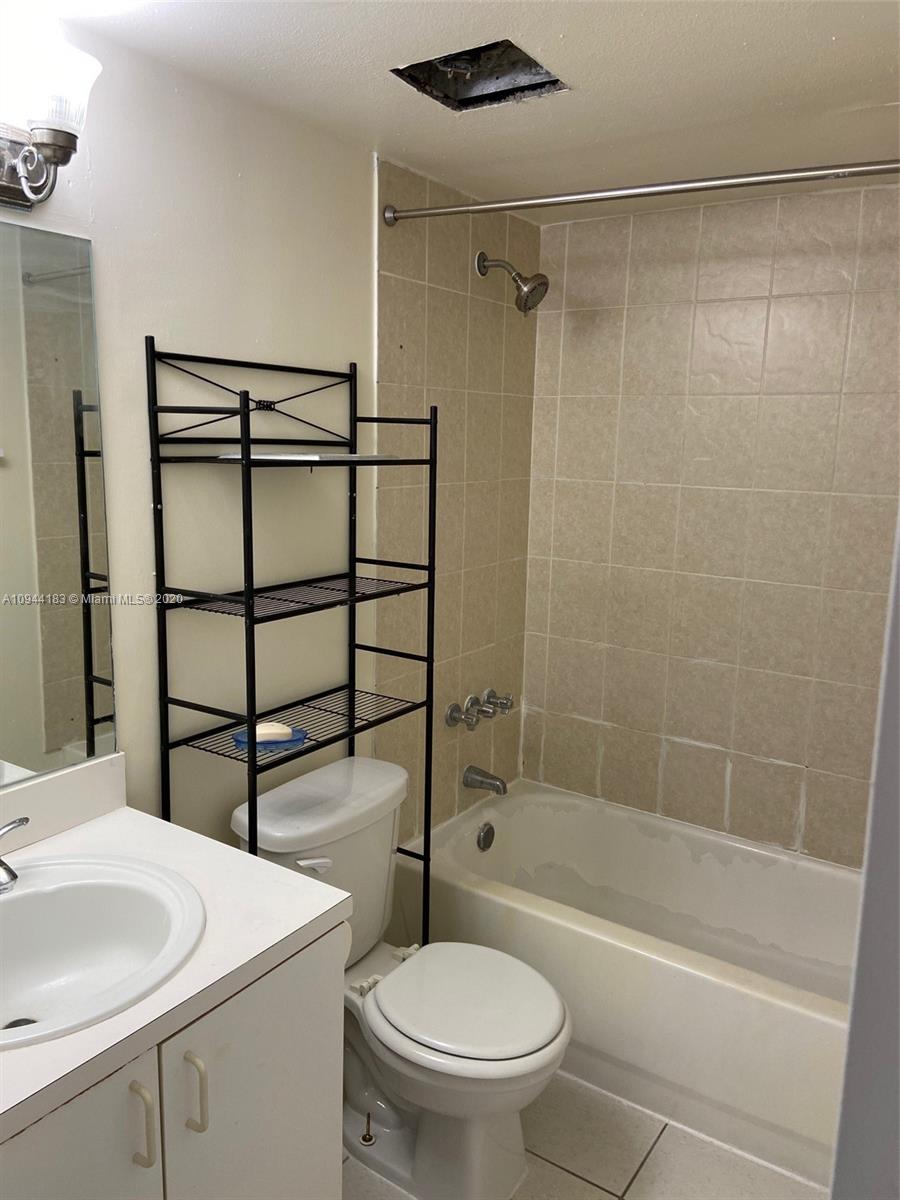 17530 Northwest 68th Avenue, Unit C3012 Hialeah, FL 33015 - Photo 5 of 11