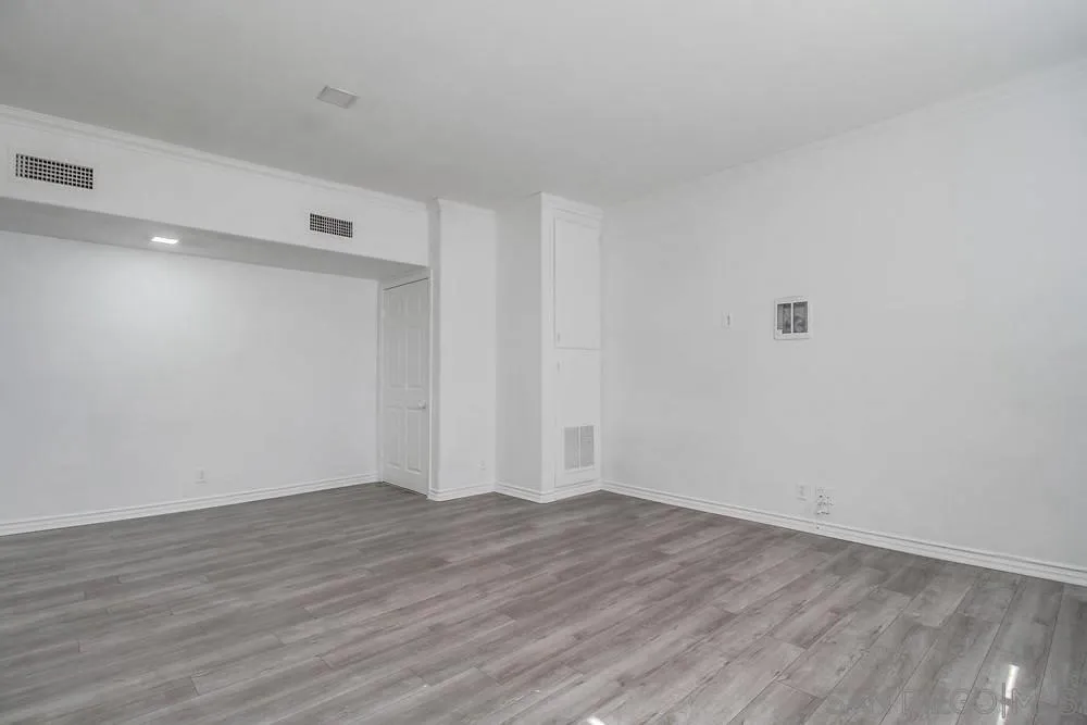734-738 Grand Avenue Spring Valley, CA 91977 - Photo 6 of 22 Living Room
