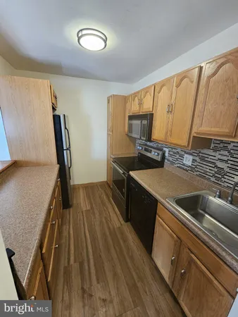 $1,600 | 3016 Ivy Bush Court, Unit 9, Mays Landing, NJ 08330