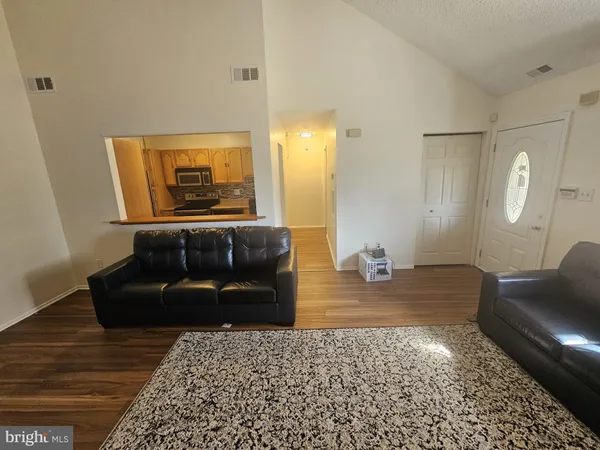 $1,600 | 3016 Ivy Bush Court, Unit 9, Mays Landing, NJ 08330