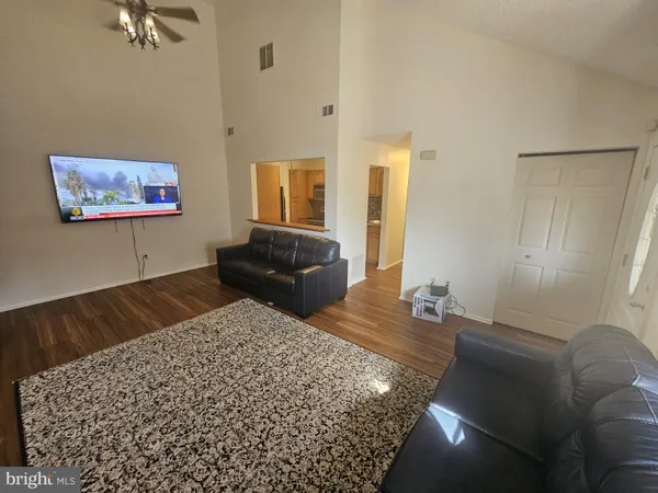 $1,600 | 3016 Ivy Bush Court, Unit 9, Mays Landing, NJ 08330